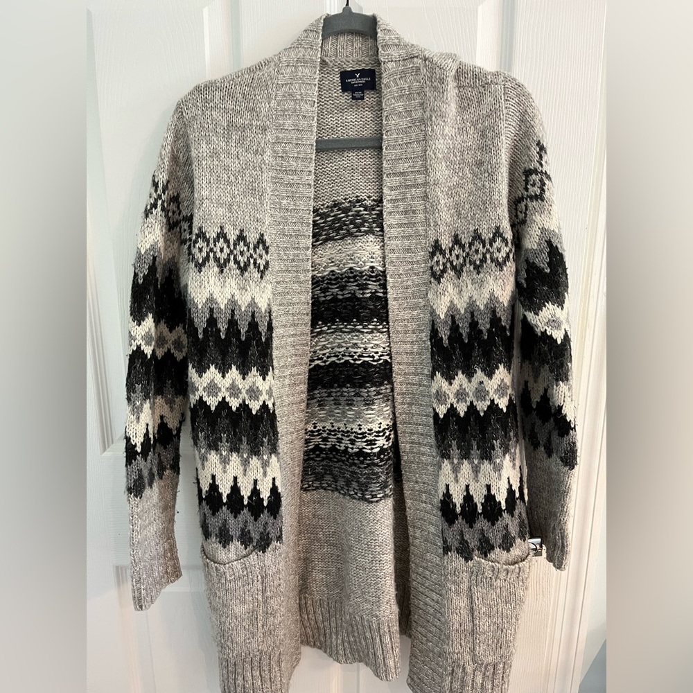 Long American Eagle cardigan. Size M